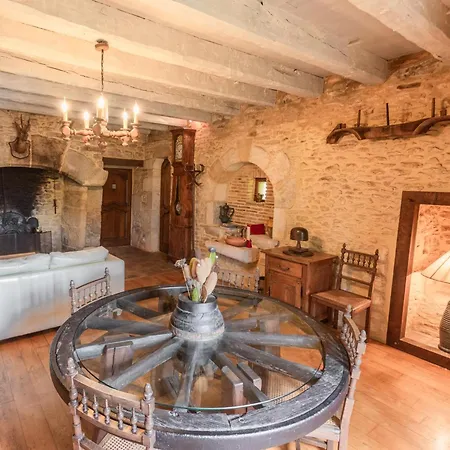 Holiday home Micouleaud